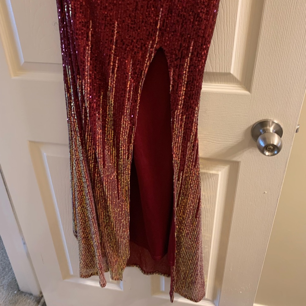 Hi! This is a fitted sequin formal dress - size 11(ish) - Picture 4 of 7